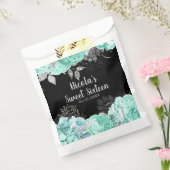 Elegant Green and Silver Flowers Sweet Sixteen フェイバーバッグ (封をした状態)