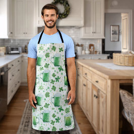 Elegant Green Beer Mugs and Shamrocks White エプロン