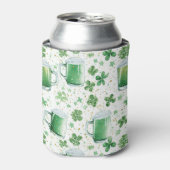 Elegant Green Beer Mugs and Shamrocks White 缶クーラー (缶正面)