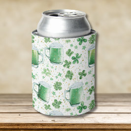 Elegant Green Beer Mugs and Shamrocks White 缶クーラー