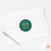 Elegant Green & Gold “New Year 2026” Personalized  ラウンドシール (封筒)
