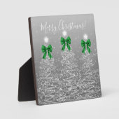 Elegant Holiday Silver Christmas Trees Green Bows フォトプラーク (正面)
