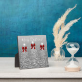 Elegant Holiday Silver Christmas Trees Red Bows フォトプラーク (インサイチュ)