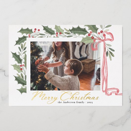 Elegant Holly Berries | Family Photo Christmas 箔シーズンカード (正面)