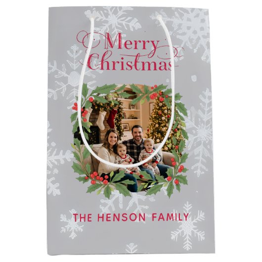 Elegant Holly Wreath Merry Christmas Photo ミディアムペーパーバッグ (正面)