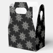 Elegant Ice Crystals Snowflakes Pattern on Black フェイバーボックス (オープン)