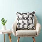 Elegant Interlocking Chain Medallion Throw Pillow  クッション (椅子)