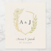 Elegant Ivory Floral Crest Monogram Wedding ワインラベル (シングルラベル)