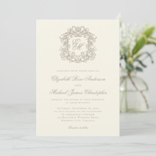 Elegant Ivory Monogram Crest Wedding 招待状 (スタンド正面)