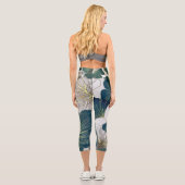 Elegant Leaves of Blue With Gold Lines Botanical カプリレギンス (裏面)