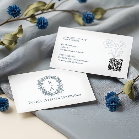 Elegant Luxury Boutique Floral Monogram Crest Logo 名刺