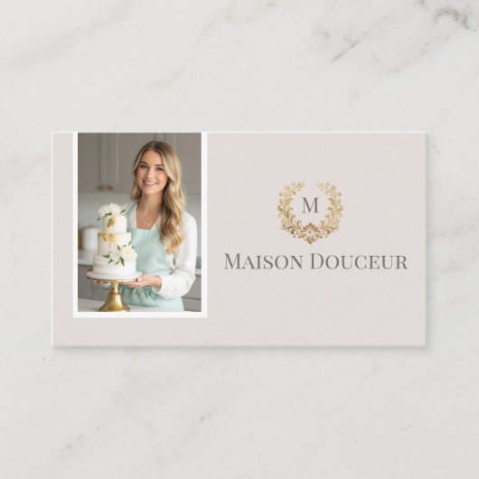 Elegant Luxury Home Baker Floral Crest Monogram  名刺 (正面)