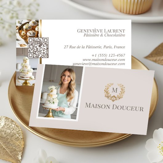 Elegant Luxury Home Baker Floral Crest Monogram  名刺