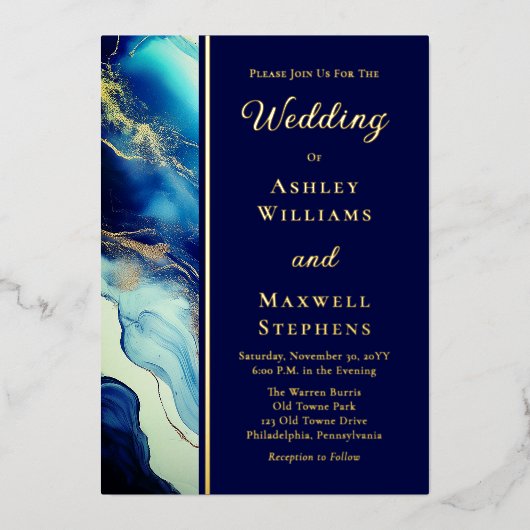 Elegant Luxury Navy Blue and Gold Marble Wedding 箔招待状 (正面)