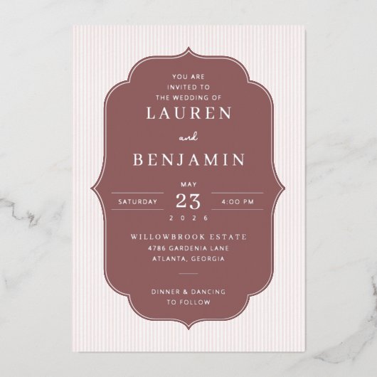 Elegant Maroon Striped Wedding Invitation 箔招待状 (正面)