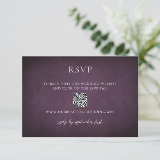 Elegant Maximalist Purple Floral QR Code Wedding 出欠カード (スタンド正面)