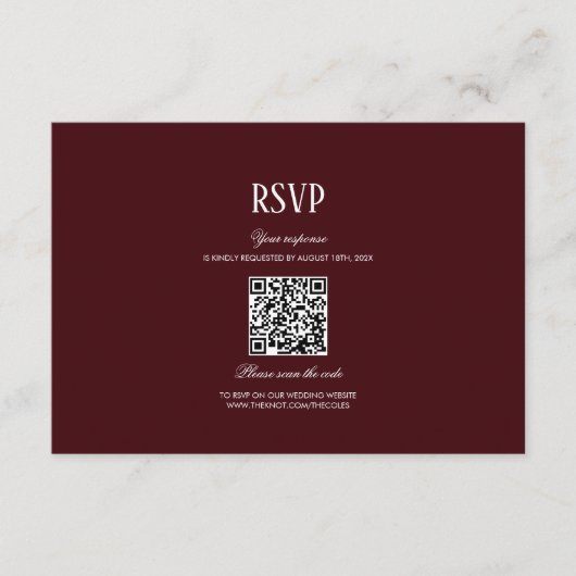 Elegant Modern Burgundy Wedding QR Code RSVP エンクロージャーカード (正面)