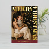 Elegant Modern Family Photo Red Merry Christmas 箔シーズンカード (立ち正面)