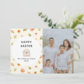 Elegant Modern Floral Happy Easter Family Photo シーズンカード (スタンド正面)