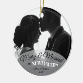 Elegant Modern Minimalist Black And White Newlywed セラミックオーナメント (左)