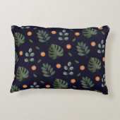 Elegant Modern Navy Botanical Leaf Floral アクセントクッション (裏面)