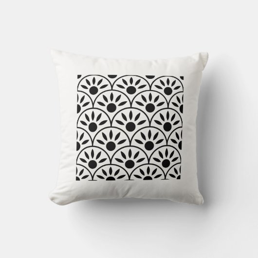  Elegant Monochromatic Square Pillow | Minimalist  クッション (正面)