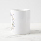 Elegant Monogram Pretty Beige Blue Flowers Floral ジャンボコーヒーマグカップ (正面)