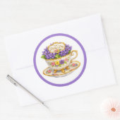 Elegant Mother's Day Teacup & Purple Violets ラウンドシール (封筒)