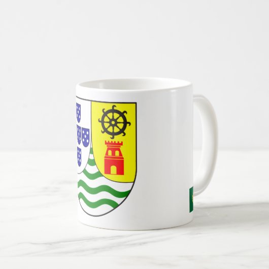 Elegant Mug Featuring India Portuguesa Crest コーヒーマグカップ (正面右)