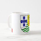 Elegant Mug Featuring India Portuguesa Crest コーヒーマグカップ (正面左)
