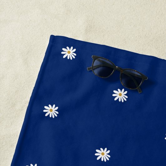Elegant Navy Blue Beach Towel with Floral Design ビーチタオル (インサイチュ)