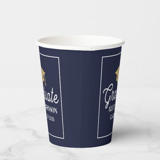 Elegant Navy Blue Class Of 2026 Graduation 紙コップ (右)