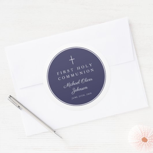 Elegant Navy Blue Cross Boy First Communion  ラウンドシール (封筒)