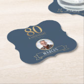 Elegant Navy & Gold 80th & Legendary Birthday ペーパーコースター (アングル)