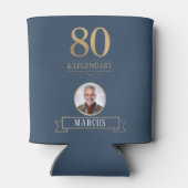Elegant Navy & Gold 80th & Legendary Birthday 缶クーラー (裏面)