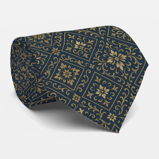 Elegant Navy & Gold Geometric Pattern Tie for Men ネクタイ (ロール)