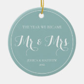 Elegant Newlywed Script First Christmas Mr and Mrs セラミックオーナメント (正面)