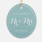 Elegant Newlywed Script First Christmas Mr and Mrs セラミックオーナメント (左)