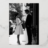 Elegant Old Money Deep Red Photo Timeless Wedding 箔招待状 (裏面)