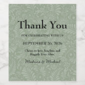 Elegant Ornate Swirl Sage Green Floral Wedding ワインラベル (シングルラベル)