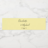 Elegant Pale Yellow Script Minimalist Wedding ペットボトルラベル (シングルラベル)