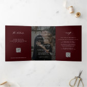 Elegant photo burgundy wedding RSVP details QR 三つ折り招待状 (内部)