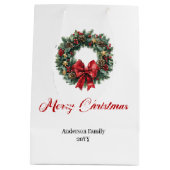 Elegant pine wreath gift bag red green gold tones ミディアムペーパーバッグ (裏面)