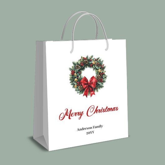 Elegant pine wreath gift bag red green gold tones ミディアムペーパーバッグ