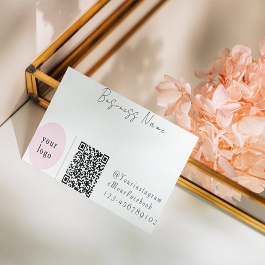 Elegant Pink Minimalist  with QR Code 名刺