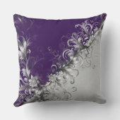 Elegant Purple and Silver Accents クッション (裏面)