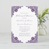 Elegant Purple Floral Lace Hearts Rehearsal Dinner 招待状 (スタンド正面)