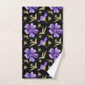 Elegant Purple Flowers Pattern with Green Accents バスタオルセット (ハンドタオル)