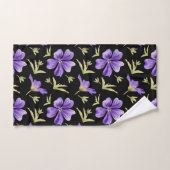 Elegant Purple Flowers Pattern with Green Accents バスタオルセット (ハンドタオル)