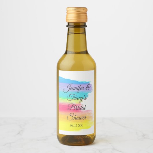 Elegant Rainbow Personalized Bridal Shower Mini ワインラベル (正面)